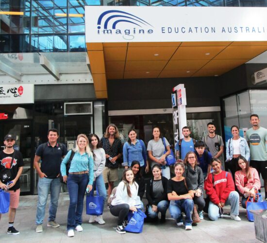 Imagine Educationの教室で学ぶ学生
